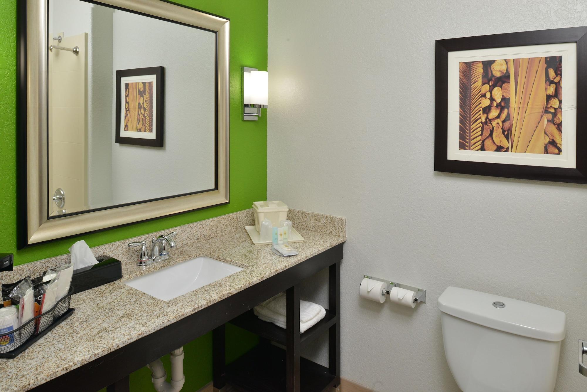 Comfort Inn & Suites Victoria North Extérieur photo