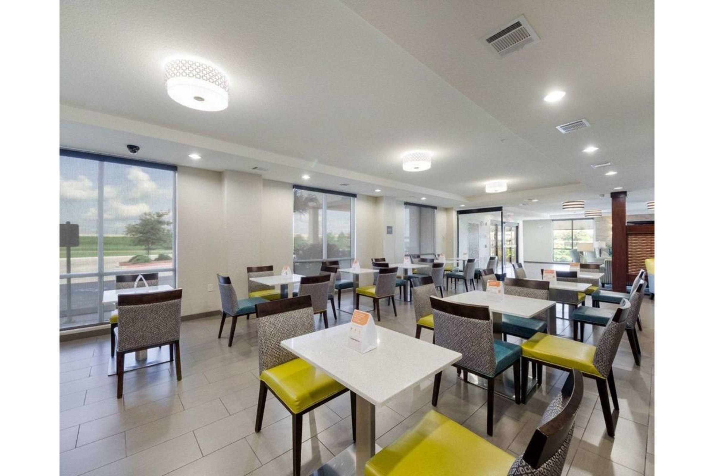 Comfort Inn & Suites Victoria North Extérieur photo