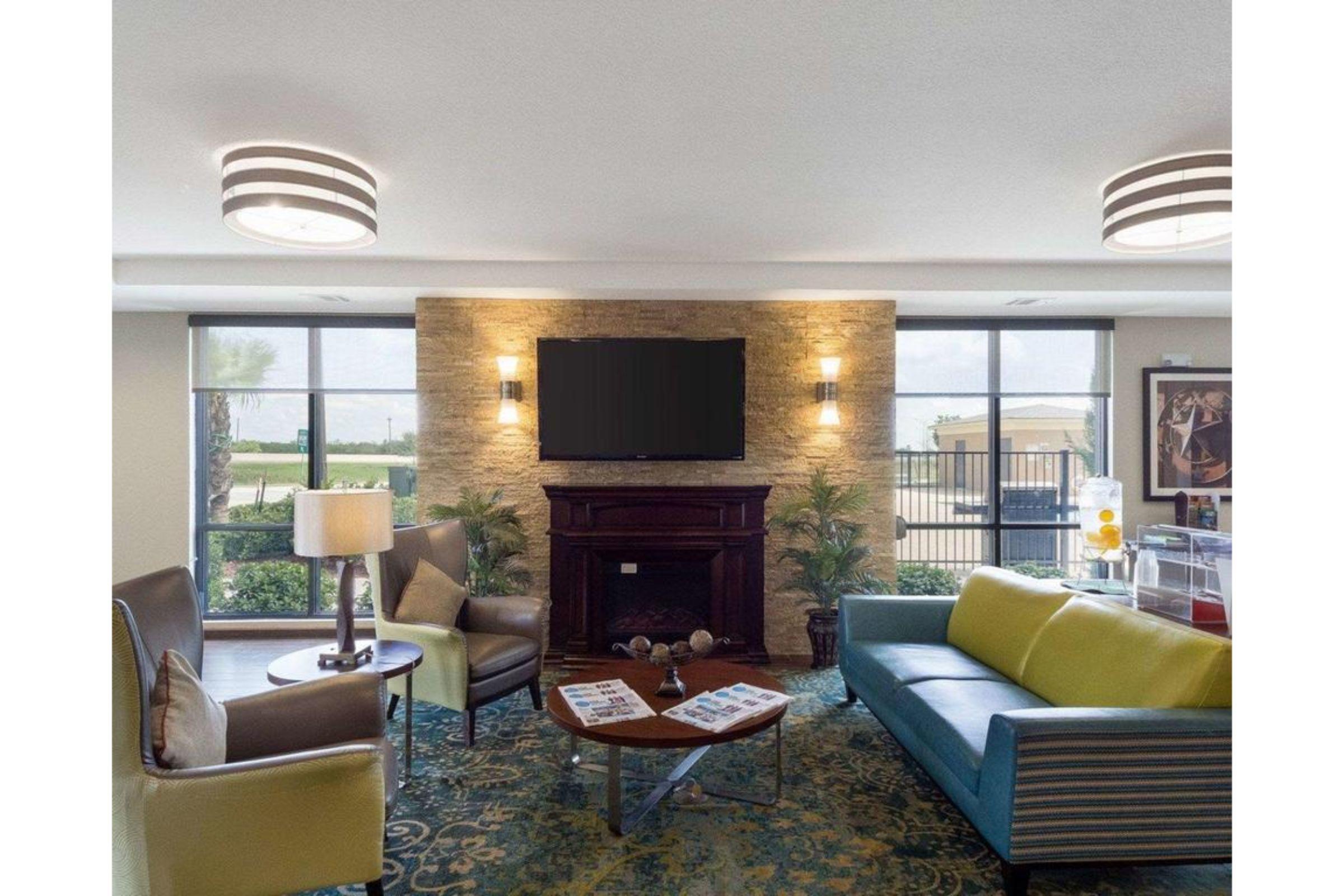 Comfort Inn & Suites Victoria North Extérieur photo