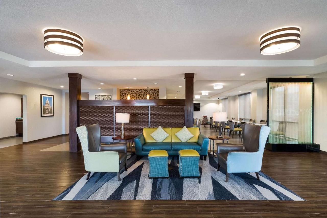 Comfort Inn & Suites Victoria North Extérieur photo