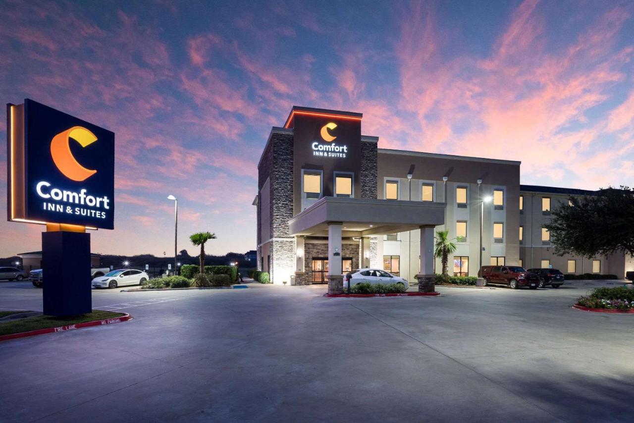 Comfort Inn & Suites Victoria North Extérieur photo