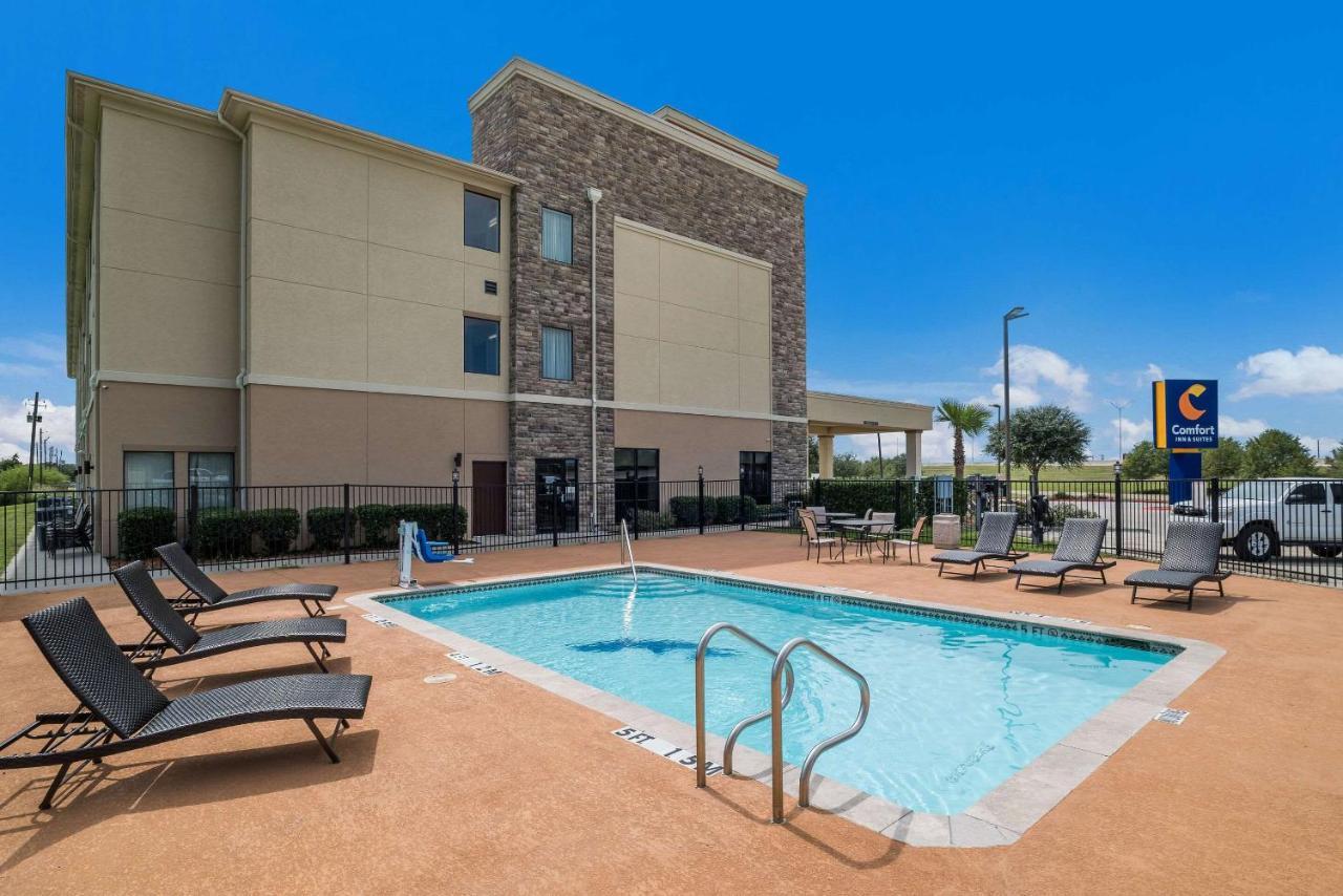 Comfort Inn & Suites Victoria North Extérieur photo