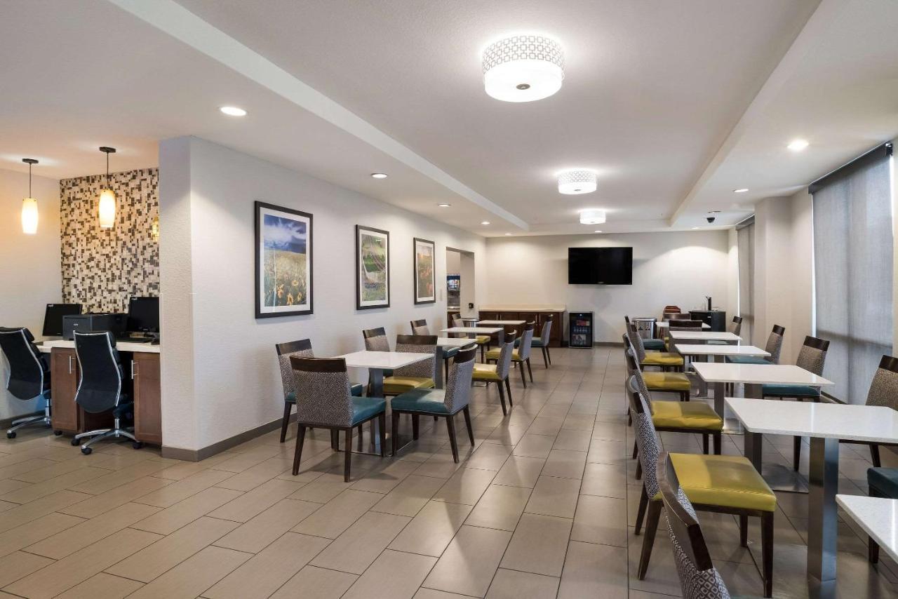Comfort Inn & Suites Victoria North Extérieur photo